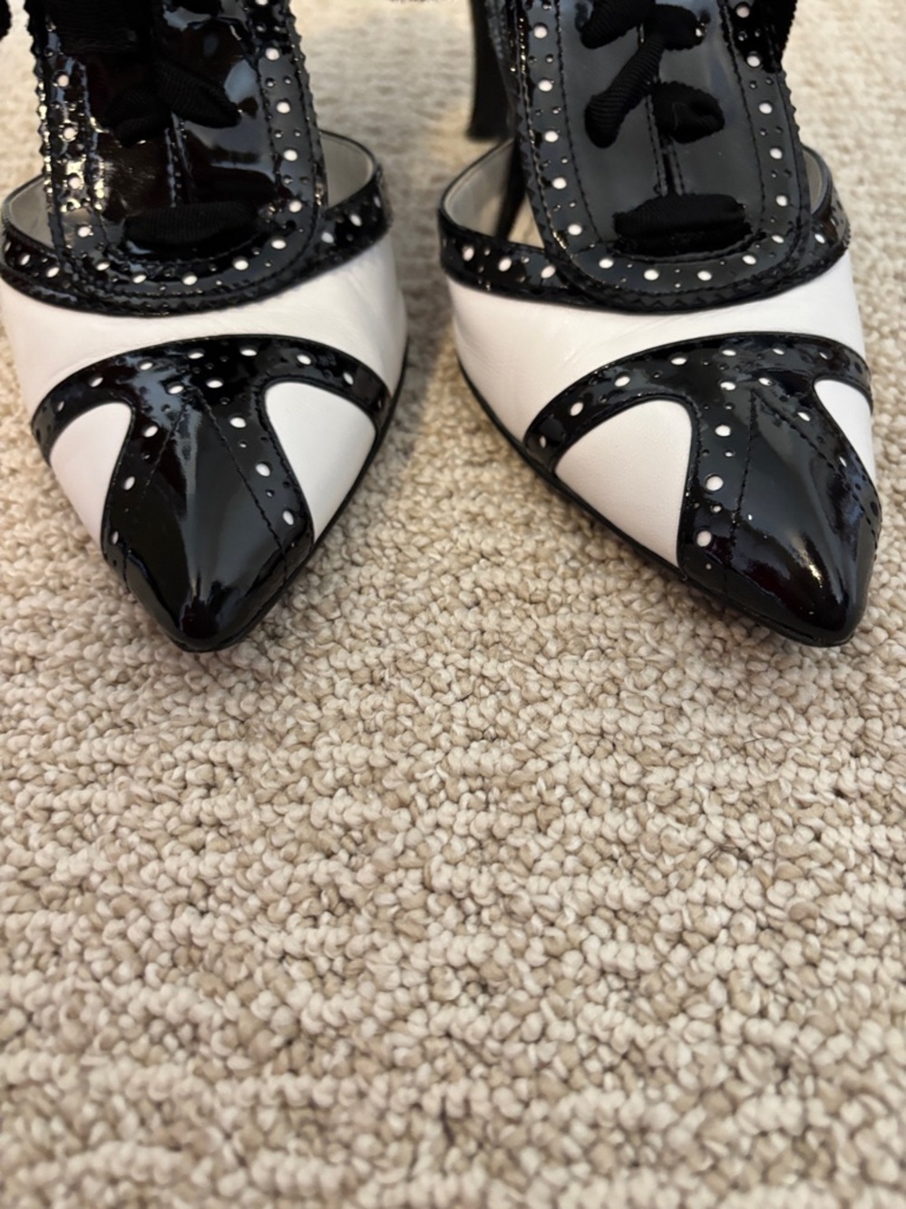 Linea Paola Pumps - Picture 5 of 7